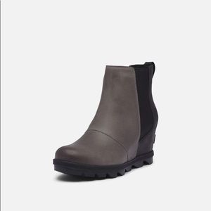 Waterproof wedge booties